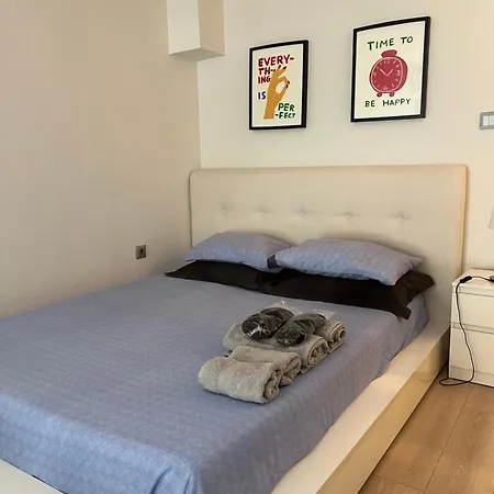 Glyfada Luxury Studio-2